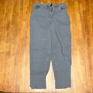 Divided grey pants